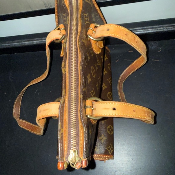 LV. Brown Monogram Tote Bag - Picture 6 of 16